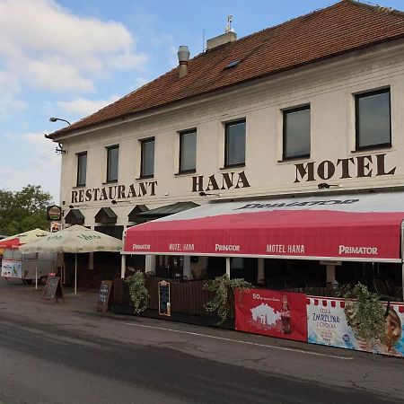 Restaurant Motel Hana Barbara Gastro Sro Ostretin エクステリア 写真