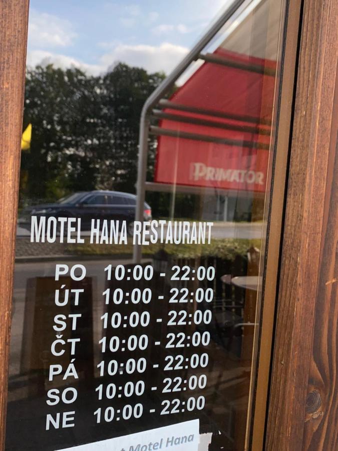 Restaurant Motel Hana Barbara Gastro Sro Ostretin エクステリア 写真